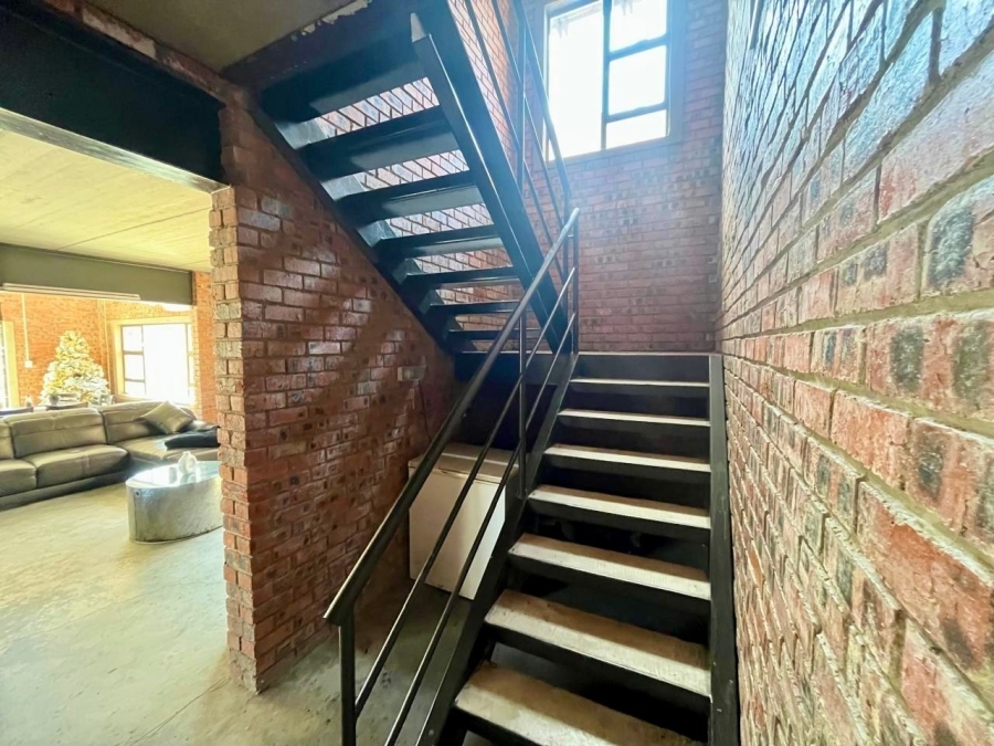 6 Bedroom Property for Sale in Maselspoort Free State